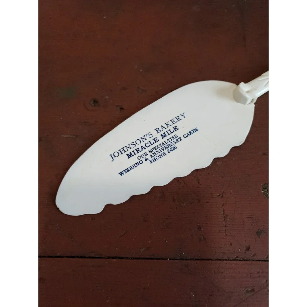 VTG Advertising Plastic Cake Server JOHNSON'S‎ BAKERY - MIRACLE MILE LOS ANGELES